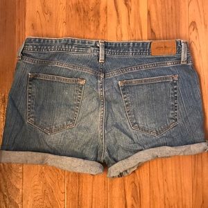 Denim short cut-offs